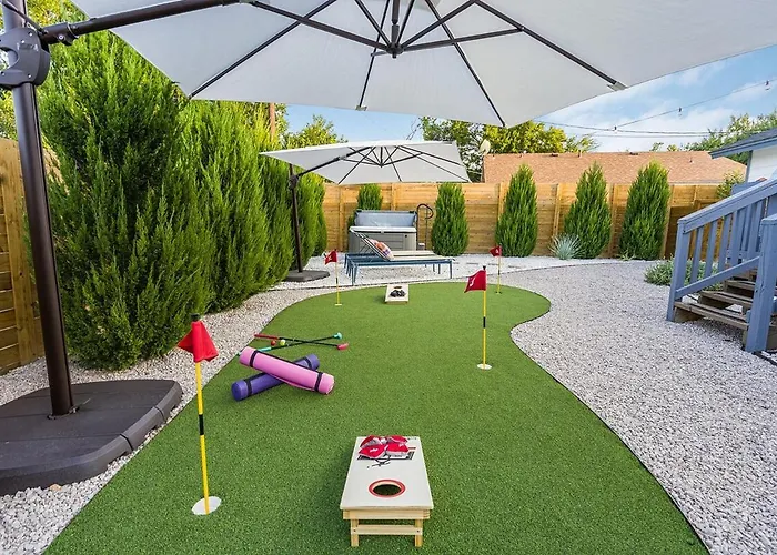 Modern 3br Retreat With Fun Yard, Mini-golf, Hot Tub & Bbq Dining Deck *